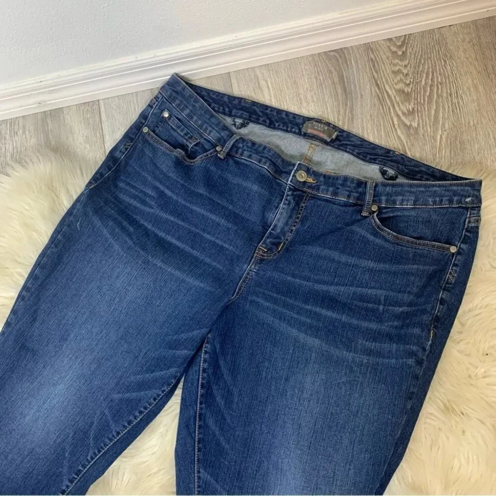 Torrid BOYFRIEND STRAIGHT VINTAGE STRETCH MID-RISE JEAN 24R